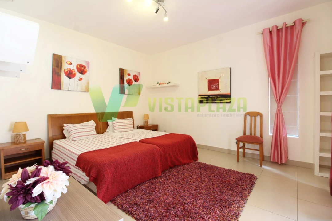 Moradia T5 para Venda em Lagos (São Sebastião e Santa Maria) Foto 29