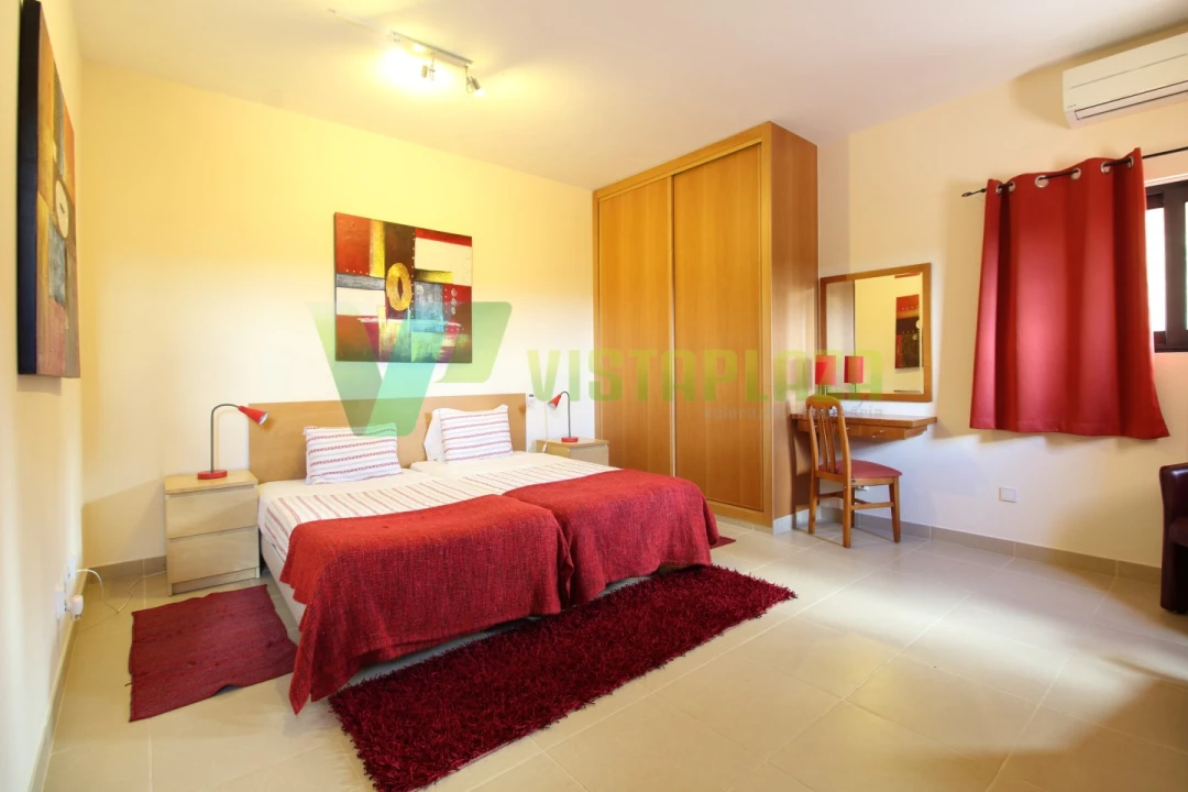 Moradia T5 para Venda em Lagos (São Sebastião e Santa Maria) Foto 38