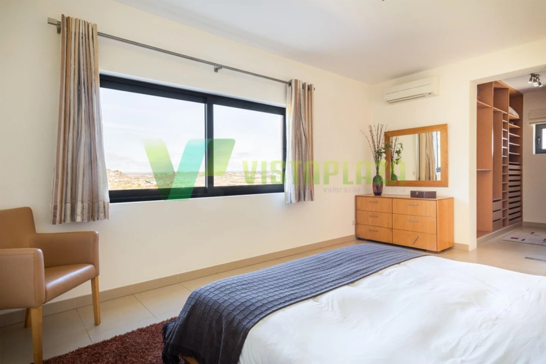 Moradia T5 para Venda em Lagos (São Sebastião e Santa Maria) Foto 25