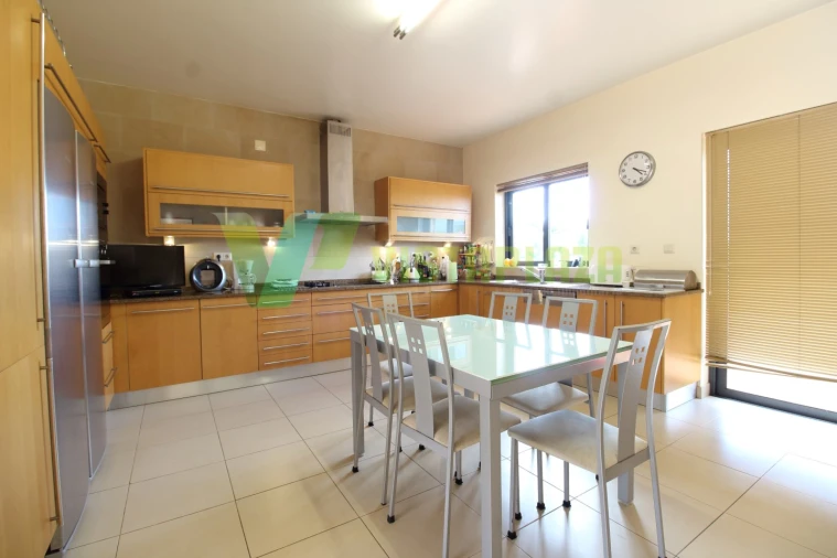 Moradia T5 para Venda em Lagos (São Sebastião e Santa Maria) Foto 19