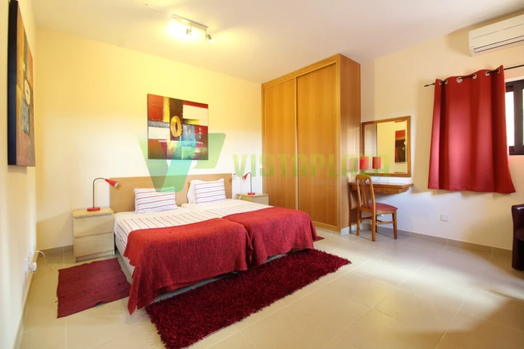 Moradia T5 para Venda em Lagos (São Sebastião e Santa Maria) Foto 38