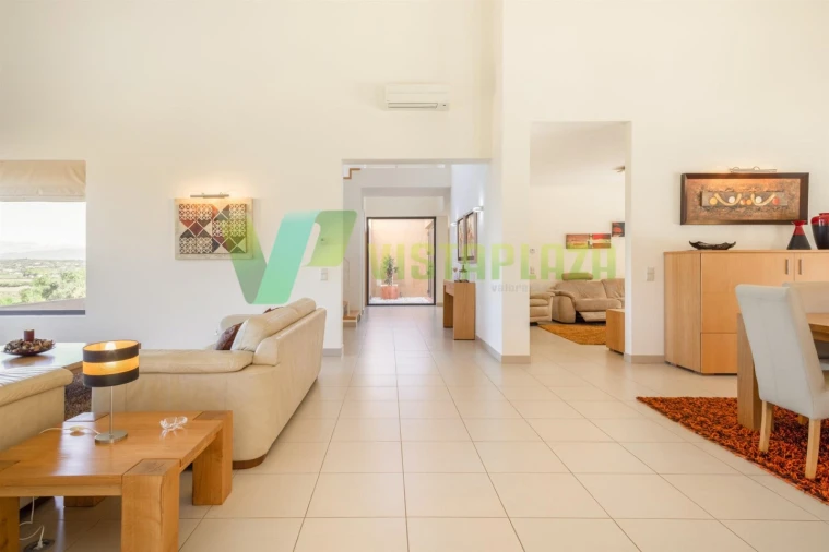 Moradia T5 para Venda em Lagos (São Sebastião e Santa Maria) Foto 6