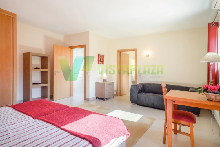 Moradia T5 para Venda em Lagos (São Sebastião e Santa Maria) Foto 30