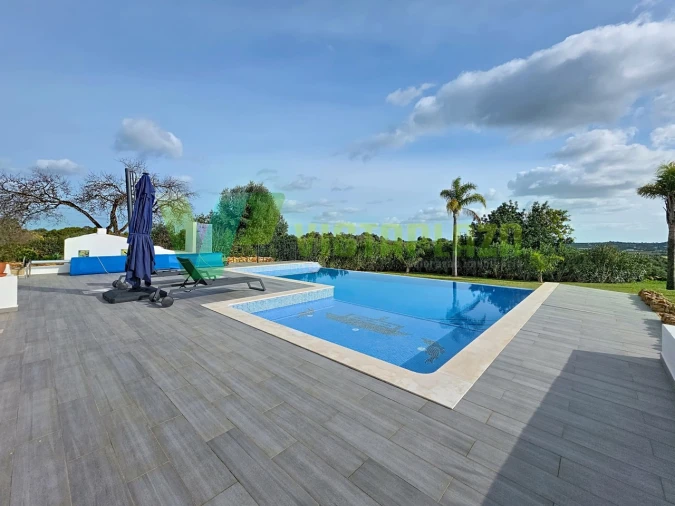 Moradia T4 para Venda em Silves Foto 6