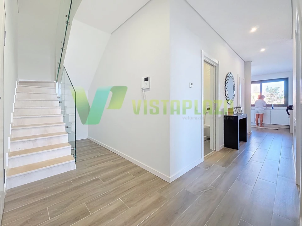 Apartamento T2 para Venda em Portimão Foto 13