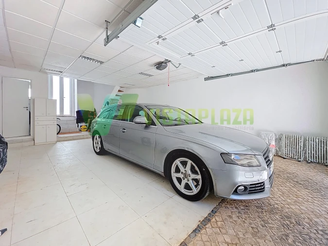 Garagem para Venda em Portimão Foto 2