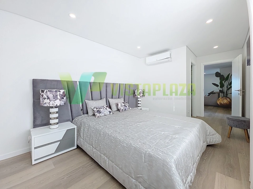Apartamento T2 para Venda em Portimão Foto 26