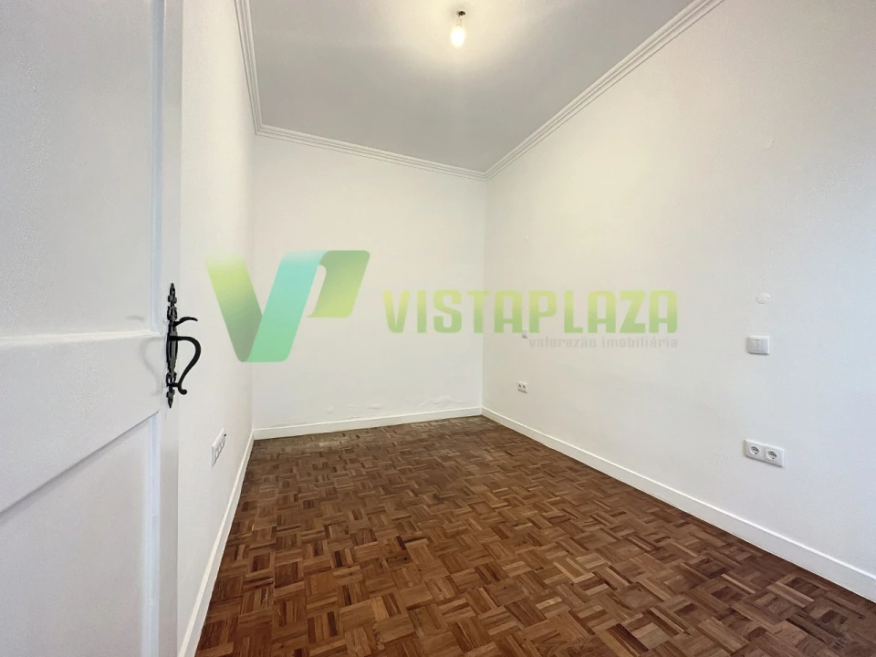 Moradia T12 para Venda em Portimão Foto 16