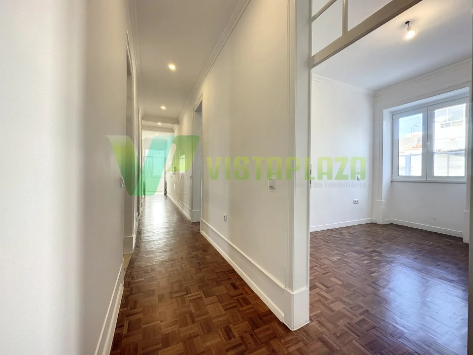 Moradia T12 para Venda em Portimão Foto 18