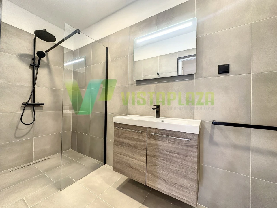 Moradia T12 para Venda em Portimão Foto 23