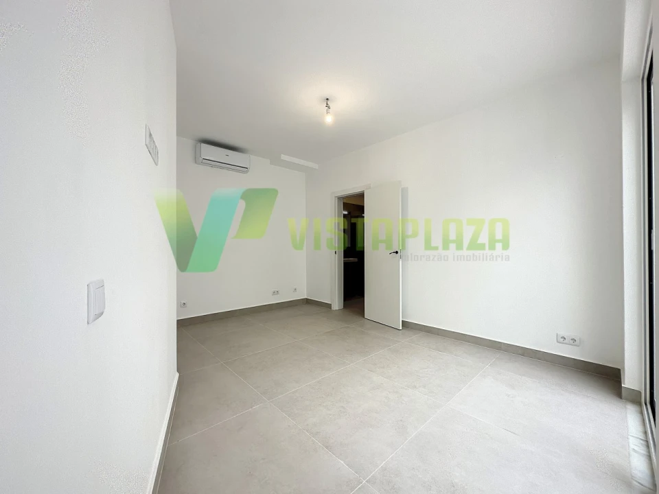 Moradia T12 para Venda em Portimão Foto 30
