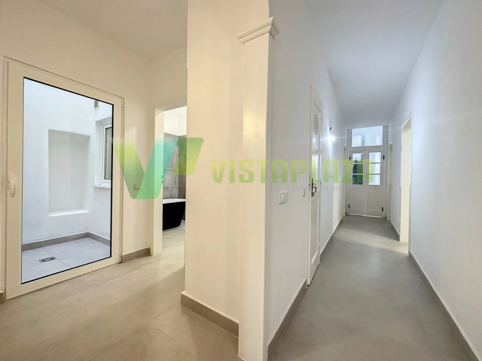 Moradia T12 para Venda em Portimão Foto 43
