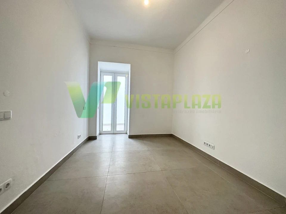 Moradia T12 para Venda em Portimão Foto 44