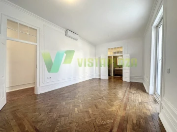 Moradia T12 para Venda em Portimão