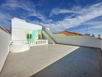 Moradia T12 para Venda em Portimão