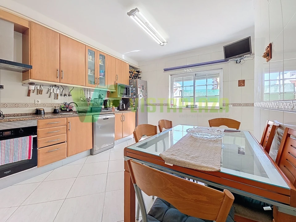 Apartamento T3 para Venda em Portimão Foto 2