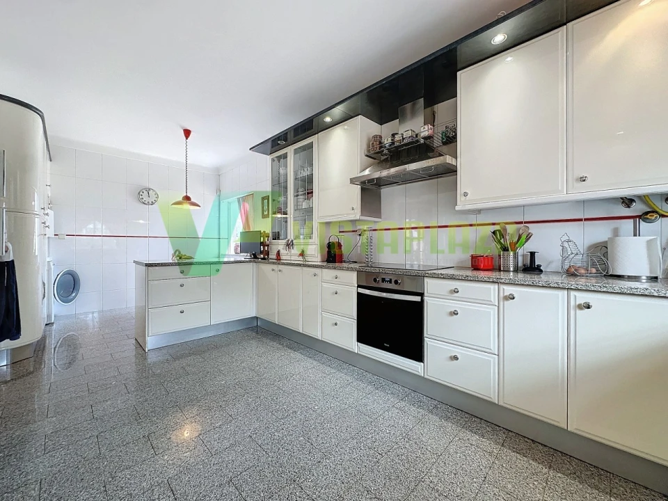 Moradia T5 para Venda em Portimão Foto 9