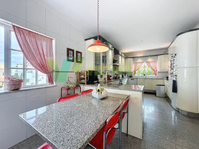 Moradia T5 para Venda em Portimão Foto 10