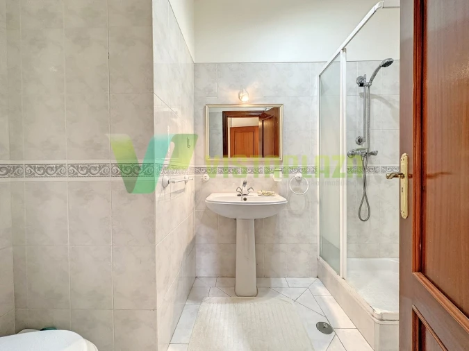 Moradia T4 para Venda em Portimão Foto 14