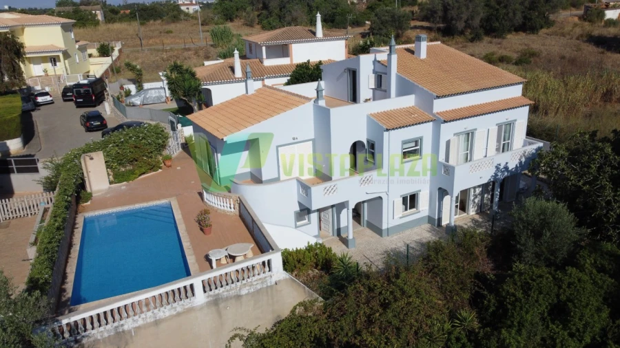 Moradia T4 para Venda em Portimão Foto 1