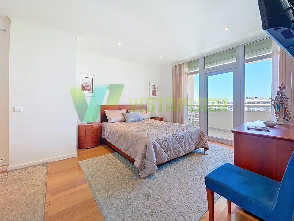 Apartamento T3 para Venda em Portimão Foto 16