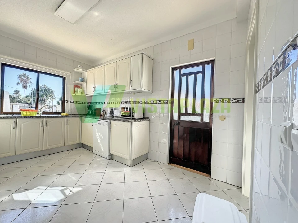 Moradia T5 para Venda em Guia Foto 5