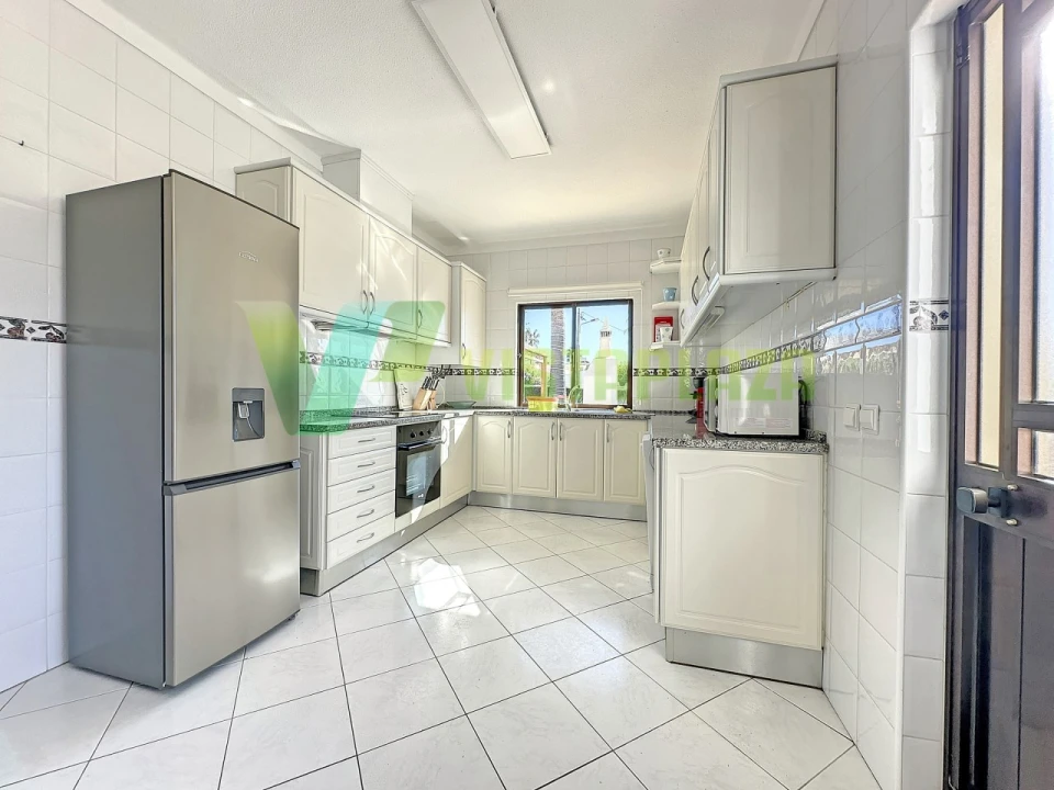 Moradia T5 para Venda em Guia Foto 6