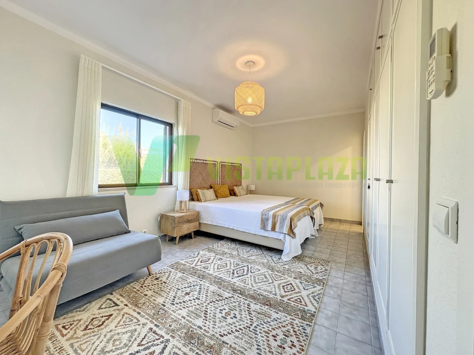 Moradia T5 para Venda em Guia Foto 16