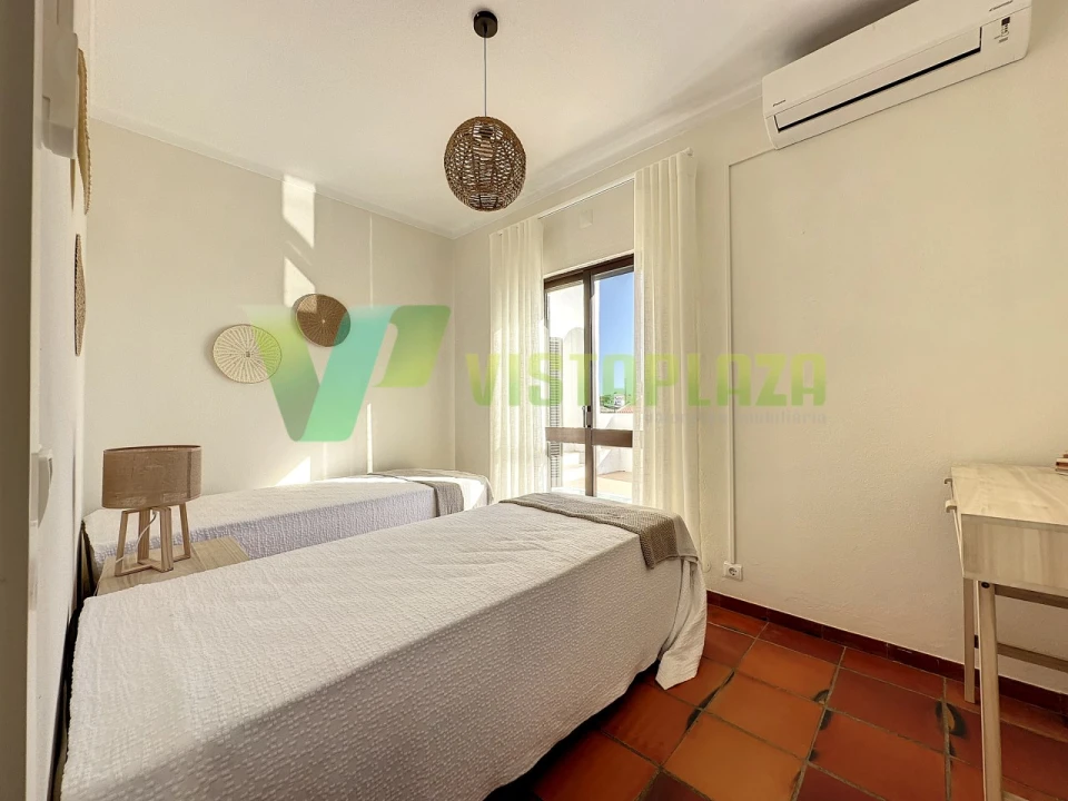 Moradia T5 para Venda em Guia Foto 30