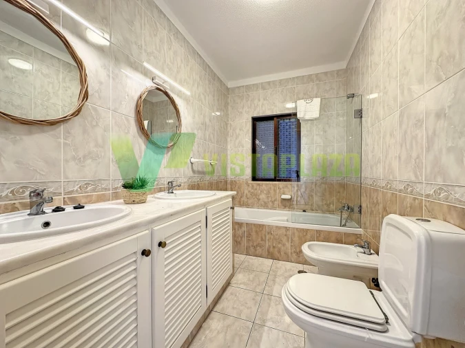 Moradia T5 para Venda em Guia Foto 31