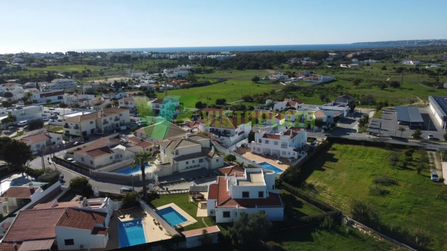 Moradia T5 para Venda em Guia Foto 36