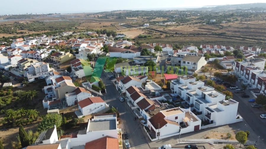 Moradia T3 para Venda em Mexilhoeira Grande Foto 8