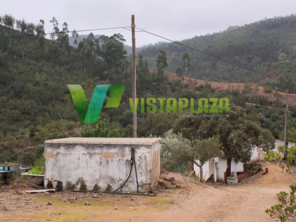 Quinta T3 para Venda em Monchique Foto 16