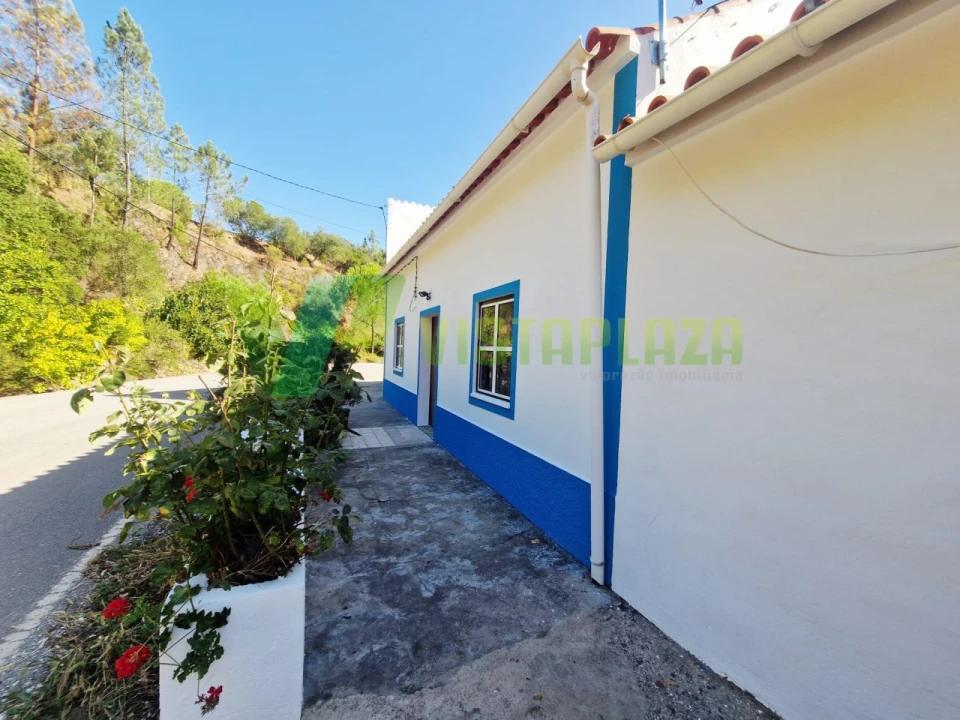 Quinta T3 para Venda em Monchique Foto 3