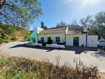 Quinta T3 para Venda em Monchique