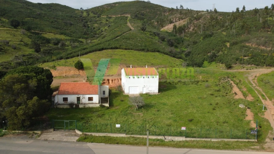 Quinta T2 para Venda em Alferce