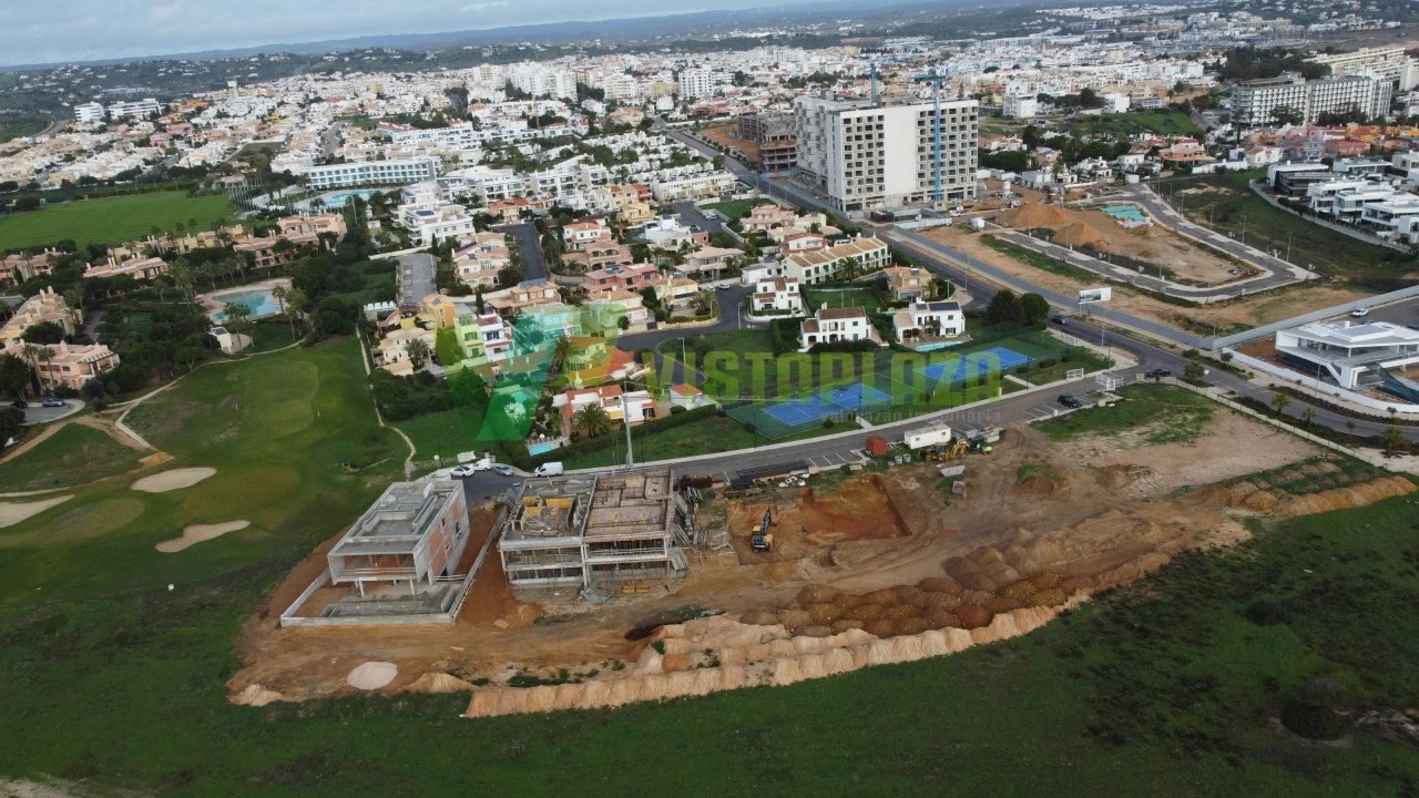 Moradia T4 para Venda em Lagos (São Sebastião e Santa Maria) Foto 13