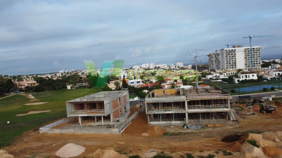 Moradia T4 para Venda em Lagos (São Sebastião e Santa Maria) Foto 24