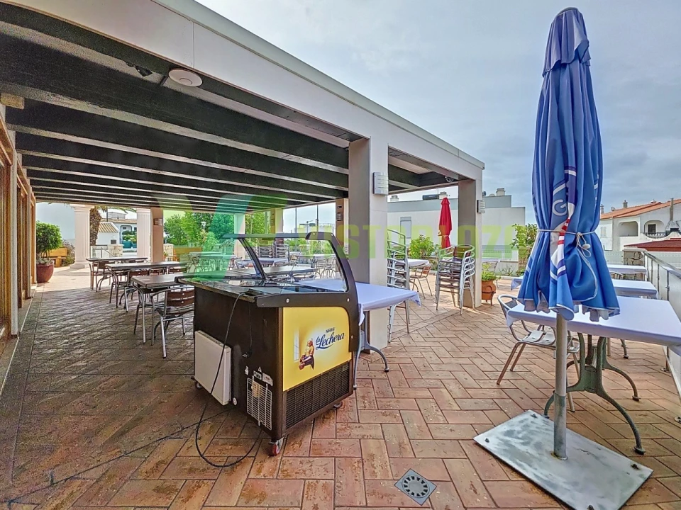 Negócio para Venda em Porches Foto 20