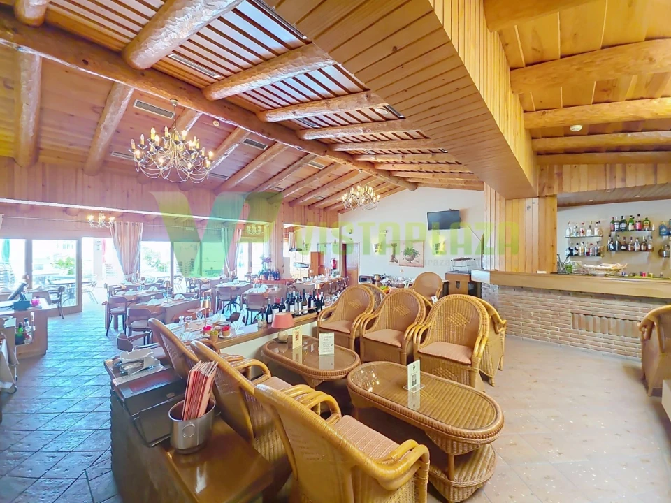 Negócio para Venda em Porches Foto 23