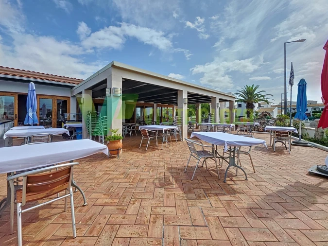 Negócio para Venda em Porches Foto 8