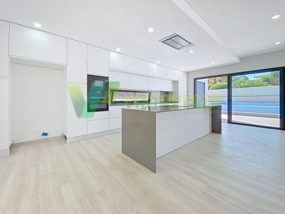 Moradia T3 para Venda em Mexilhoeira Grande Foto 3