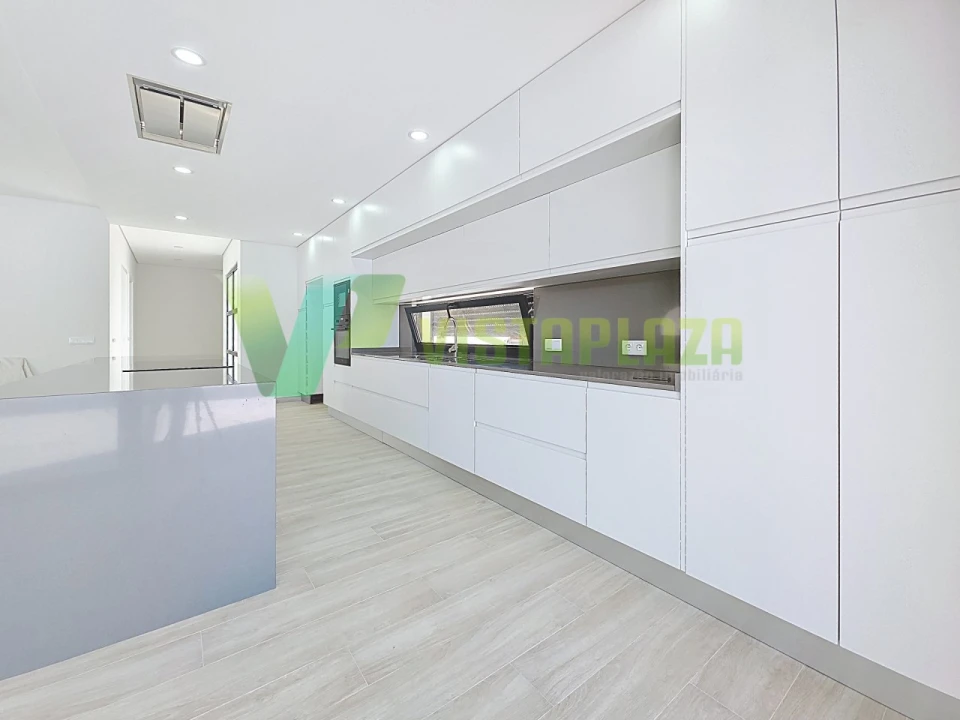 Moradia T3 para Venda em Mexilhoeira Grande Foto 4