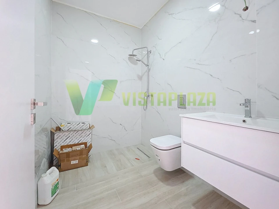 Moradia T3 para Venda em Mexilhoeira Grande Foto 13