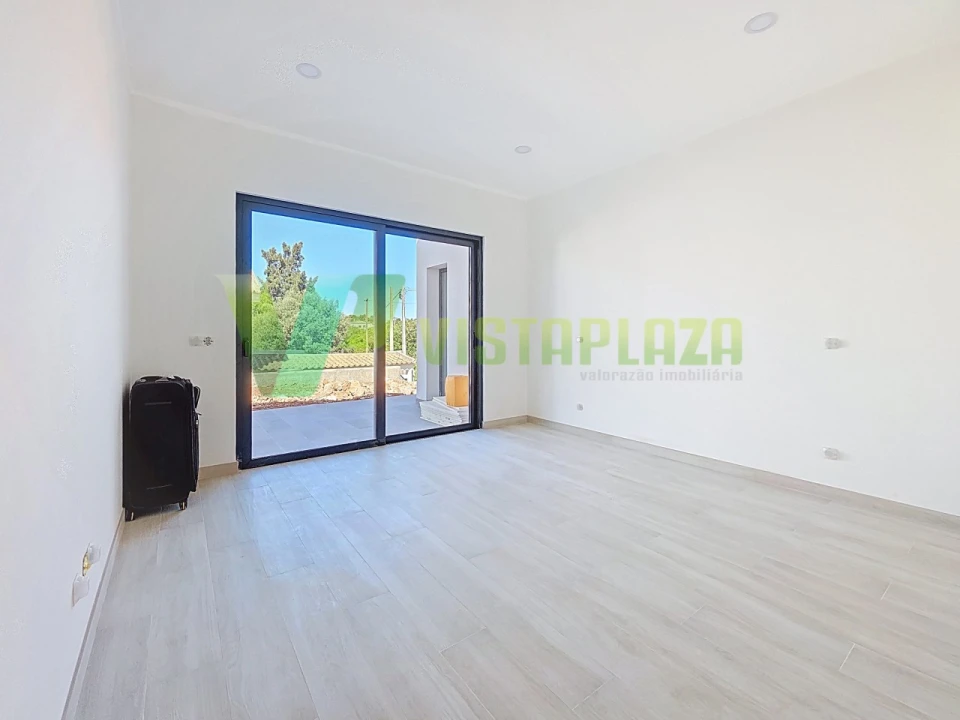 Moradia T3 para Venda em Mexilhoeira Grande Foto 15