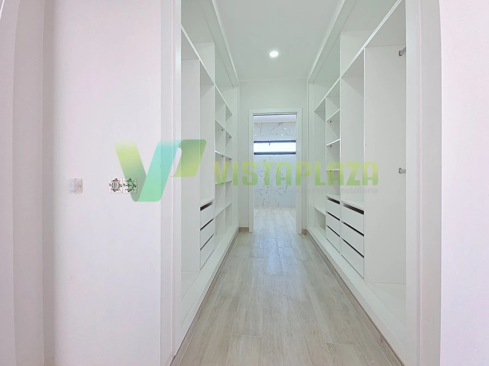 Moradia T3 para Venda em Mexilhoeira Grande Foto 19