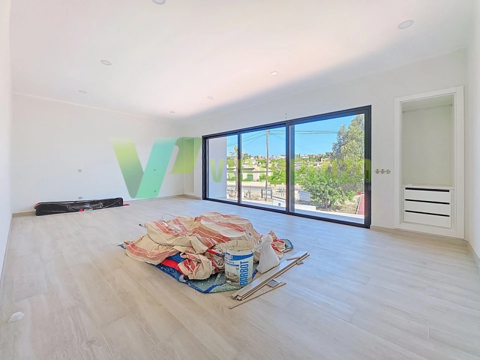 Moradia T3 para Venda em Mexilhoeira Grande Foto 21