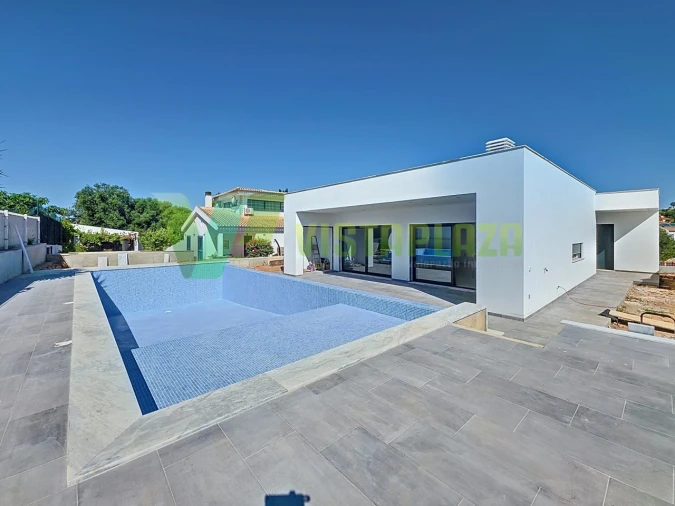 Moradia T3 para Venda em Mexilhoeira Grande