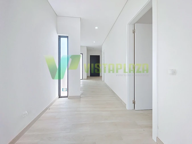 Moradia T3 para Venda em Mexilhoeira Grande Foto 11