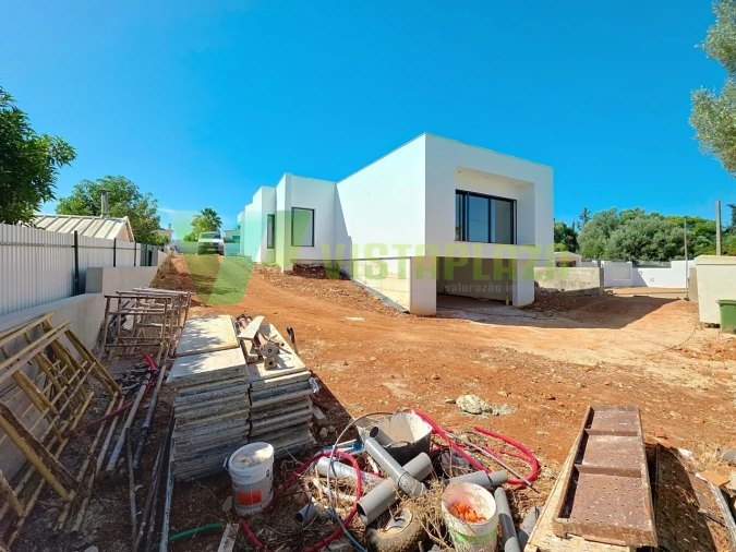 Moradia T3 para Venda em Mexilhoeira Grande Foto 27